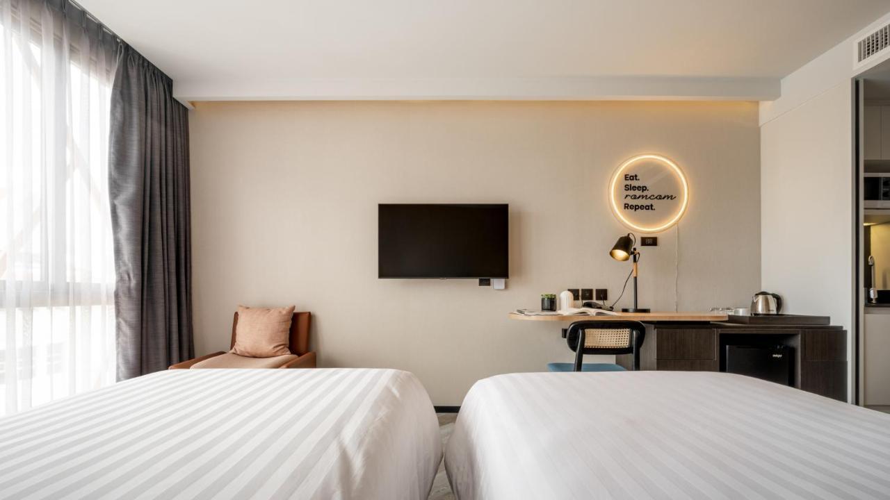 Seekers Finders Rama IV Hotel Surestay Collection By BW 방콕 외부 사진